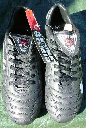 OLYMPIC BRAZIL ENERGY SOCCER BOOTS  SIZE 4 : BRAND NEW