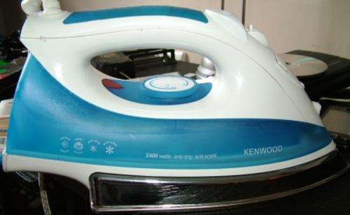 KENWOOD 2400 WATTS anti-drip-anti-scale STEAM IRON