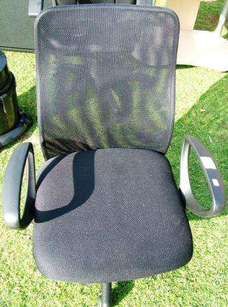 OFFICE CHAIRS: with stable 5 wheel caster base and armrest : used as display