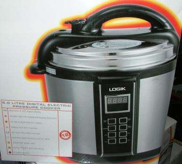 6 LITRE DIGITAL ELECTRIC PRESSURE COOKER used as display