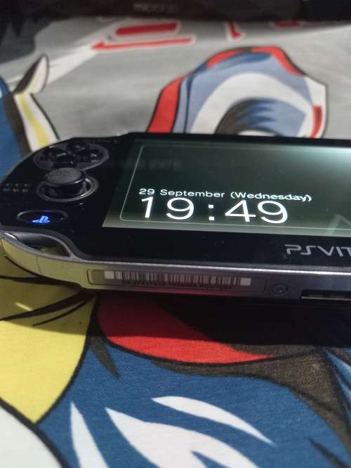 PS VITA PCH 1004(WIFI MODEL) bundle