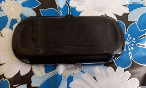 Ps vita console PCH-1004 bundle black