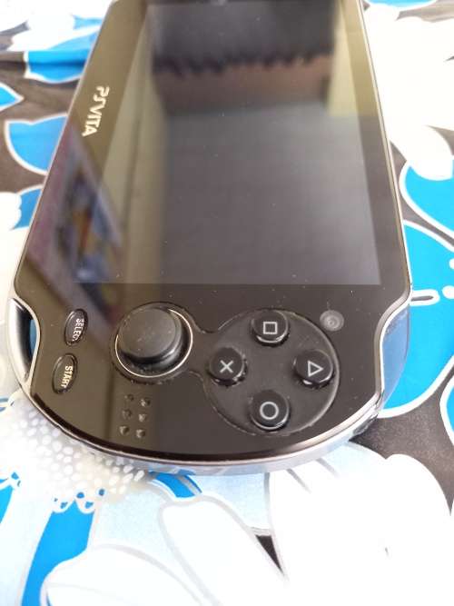 Ps vita console PCH-1004 bundle black