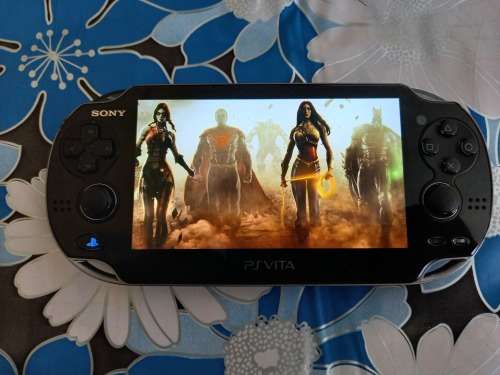 Ps vita console PCH-1004 bundle black