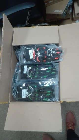 KTM OR KAWASAKIE GLOVES ( SIZE L OR XL) - BRAND NEW