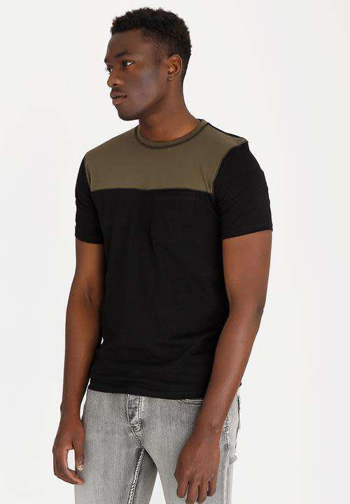 Black Colourblock T- Shirt Size: Small - STYLE REPUBLIC!!