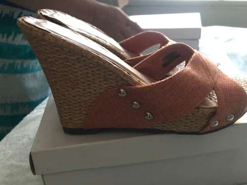 STUNNING WEDGES - SIZE 6 - Brand new