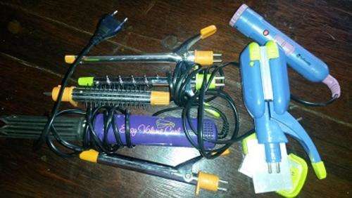 CURLING TONG - FRIZZER - SHIPPING R50
