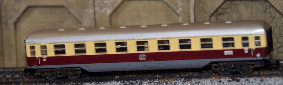 Minitrix passenger coach