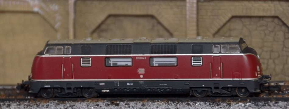 Roco Diesel Locomotive BR 220 (ex V200)