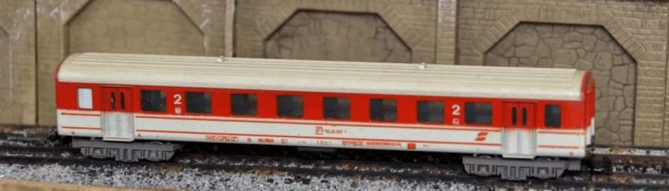 Set of 9 Lima passenger coaches