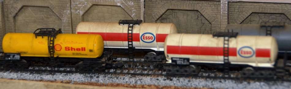 Convolut of various oil wagons