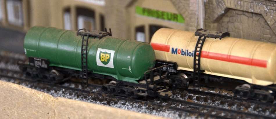 Convolut of various oil wagons