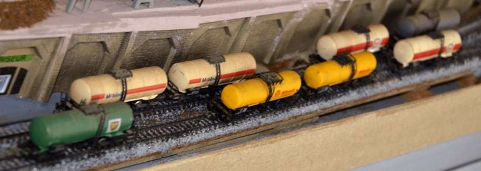 Convolut of various oil wagons