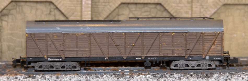 Minitrix closed goods wagon