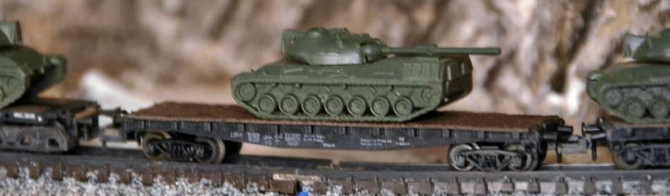 Set of 3 flatbeds loaded with 6 "Leopard" tanks