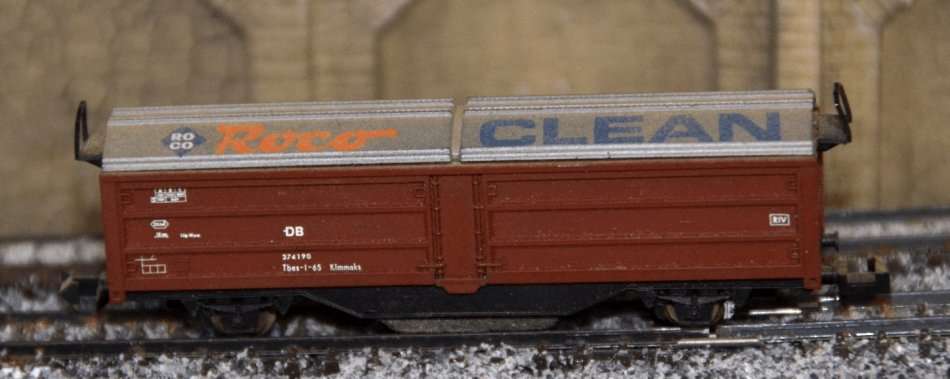 Roco track cleaner wagon