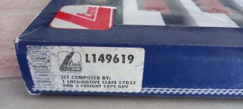 New Lima model #149619 HO Royal mail train set  with Class 67 Diesel locomotive and 3 parcel vans.
