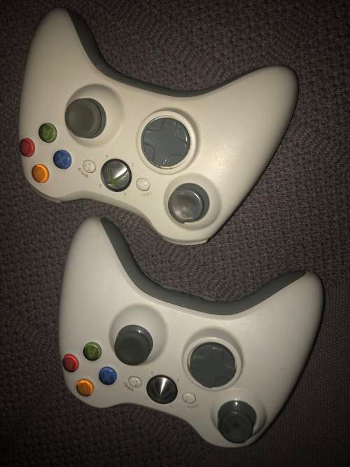 2 x Xbox 360 Wireless Controller Original White
