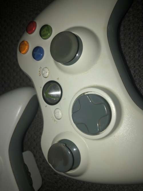 2 x Xbox 360 Wireless Controller Original White