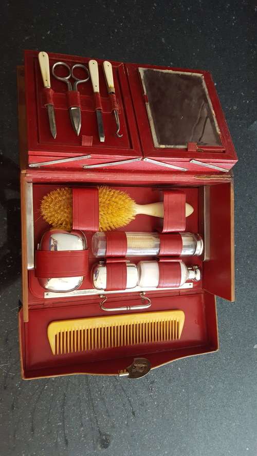 Mid 1900's Men's Grooming Set.
