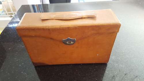 Mid 1900's Men's Grooming Set.