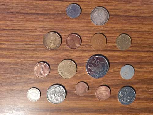 Potluck 8 coins different countries different denominations