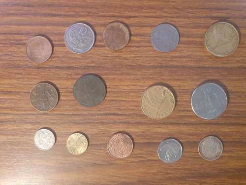 Potluck 14 coins different countries different denominations