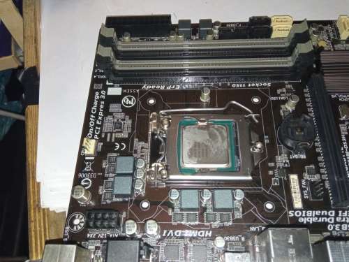 GYGABYTE GA-B85M-DS3H Motherboard