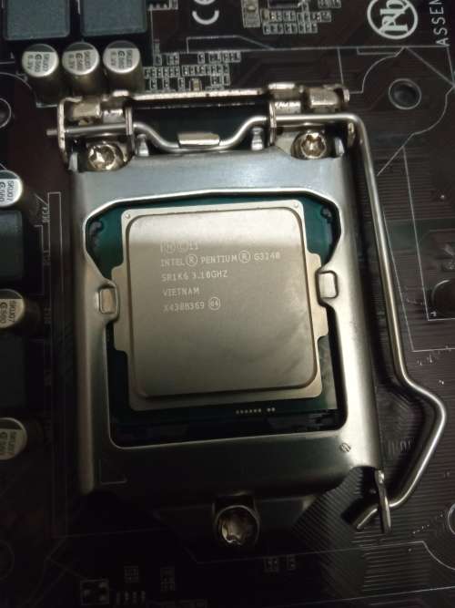 GYGABYTE GA-B85M-DS3H Motherboard