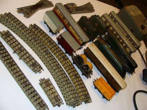 Hornby Dublo 3 rail items.