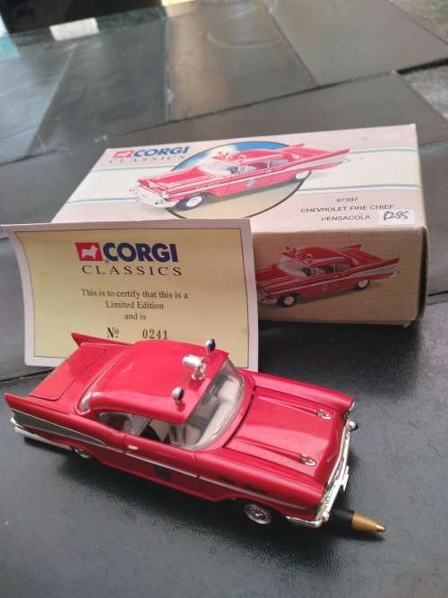 Corgi Classics 97397 Chev Fire Chief red