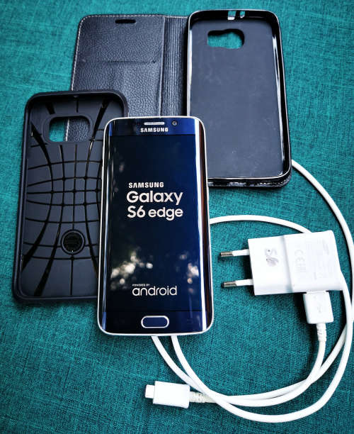 SAMSUNG GALAXY S6 EDGE 128GB - WITH SAMSUNG FAST CHARGER / CAR CHARGER & 2 COVERS