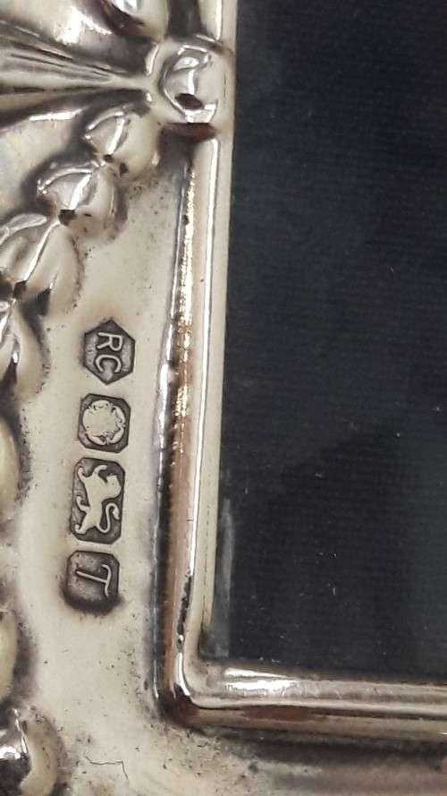 Hallmark Silver Ribborn Pattern Photograph Frame