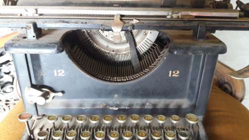 Remington Number 12 Typewriter in carry box