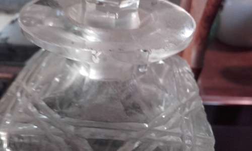 Oak Brass hinged with Decanters Cigar box and hidden drawer, Tantalus Cabinet