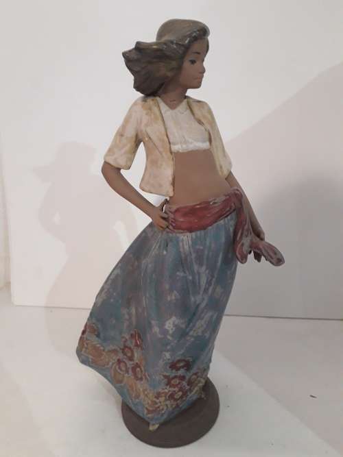 Lladro Spanish Girl