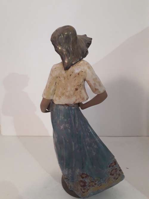 Lladro Spanish Girl