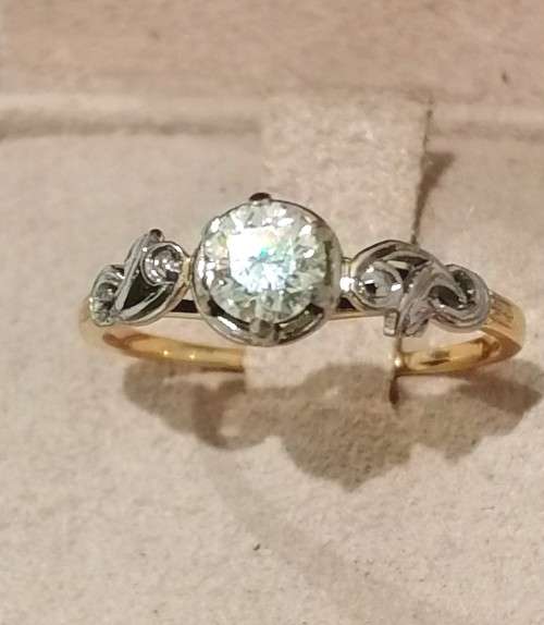 A Lovely Vintage Diamond and Gold Engagement Ring