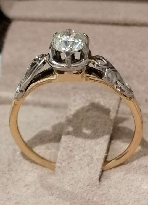 A Lovely Vintage Diamond and Gold Engagement Ring
