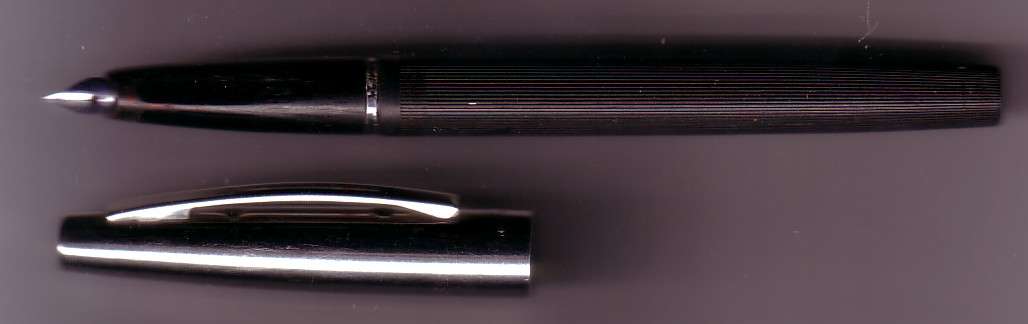 Platignum cartridge fountain pen with M nib, made in England