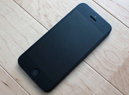Apple IPhone 5 16GB Black & FREE COVER