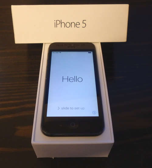 Apple IPhone 5 16GB Black & FREE COVER