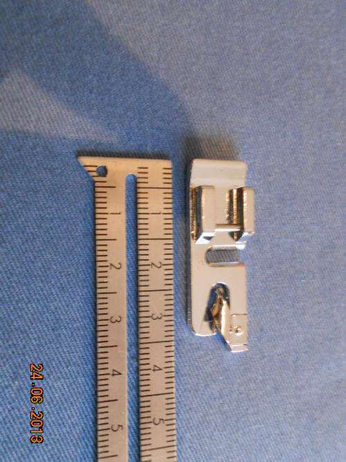 SNAP ON  ROLL HEMMER PRESSER FOOT  FOR SEWING MACHINE