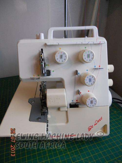 (LIKE 800DL) BERNINA BERNETTE  007D DE LUXE OVERLOCKER