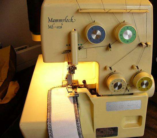 BARGAIN!!!!  OVERLOCKER MAMMYLOCK ML 1026 S/N24636