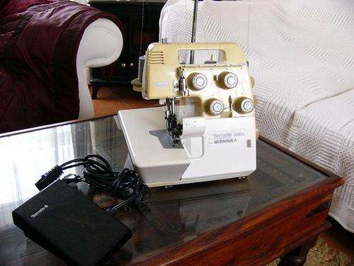 BERNINA BERNETTE 334DS OVERLOCKER S/N 0191521066