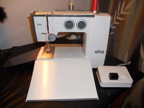 ELNA LOTUS SEWING MACHINE (S/N : H542772)