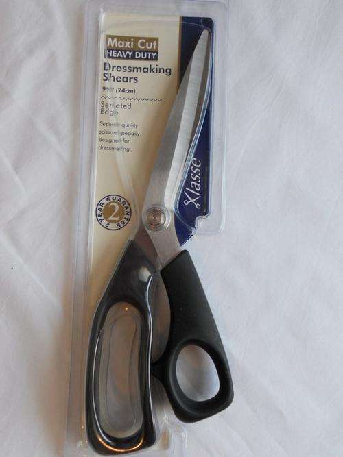 was R79! KLASSE SEWING SCISSORS 9.5" / 24CM