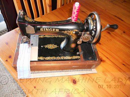 SINGER 128Q HAND CRANK SEWING MACHINE